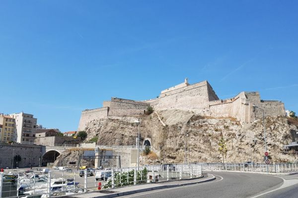 20170717-marseille-20EE9B533E-0F2A-A1B7-C92B-EA242A48E652.jpg