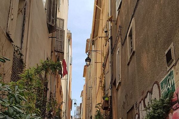 20170717-marseille-70AC428311-D36D-C3C9-E7A9-8C6DF09F23B4.jpg