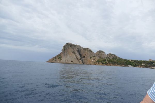 20190709-calanques-bei-cassis-0784B338ED-B62A-1B3C-238A-0485E1057FC2.jpg