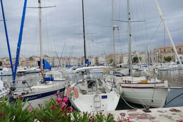 20190709-calanques-bei-cassis-4958C25797-64CA-F963-F2F9-FB8F17DF45C2.jpg