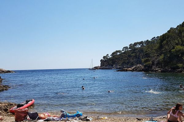 20190710-la-calanque-de-port-dalon-026D9F30AD-6F13-F8BF-7742-F140646262B0.jpg