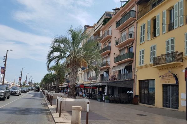 20190711c-cannes-2033F88F68-577B-F0A2-68CC-D3031F9EE44E.jpg