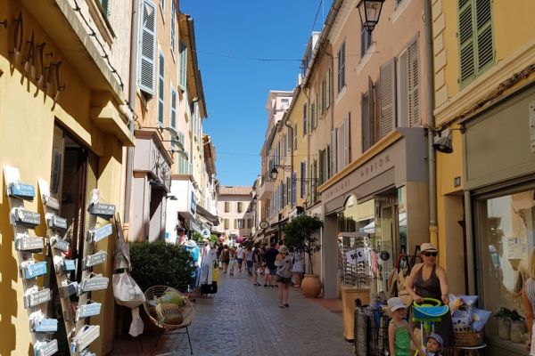20190713-sanary-sur-mer-116A934903-2174-1B38-EC91-CD9754FB2E44.jpg