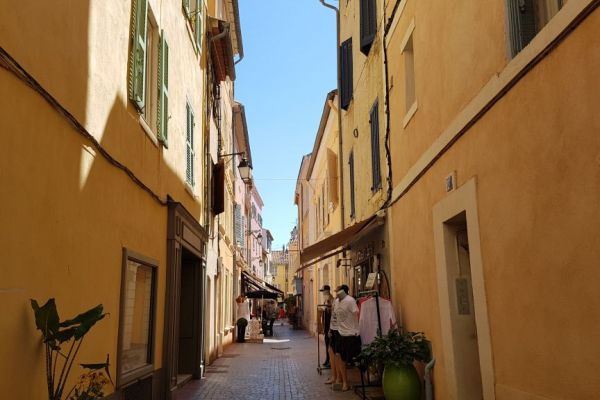 20190713-sanary-sur-mer-12596E01C8-BB23-90B9-1FAA-74B6A0590661.jpg