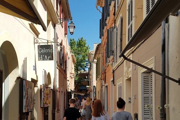 20190713-sanary-sur-mer-13DE3D5E0F-8DB1-1620-BA6F-564D5C9ECE4E.jpg