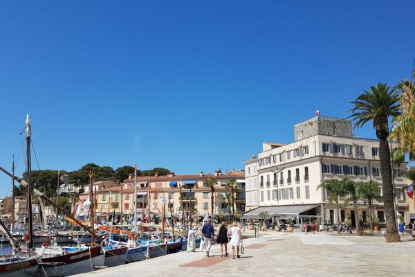 20190713-sanary-sur-mer-19761FDA5D-18D2-C278-763D-D7D64AE26A3A.jpg