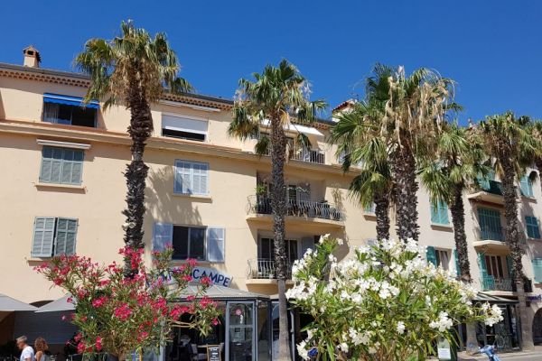 20190713-sanary-sur-mer-23CD2CBECA-8BD4-DE72-4C30-DEB54E3EA4CB.jpg