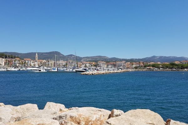 20190713-sanary-sur-mer-31E63254A4-D7CD-83F6-FE00-38CCBB44B7B7.jpg
