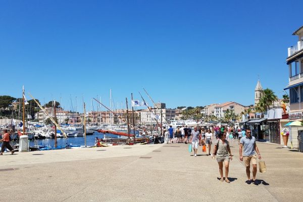 20190713-sanary-sur-mer-39334D798D-516E-6F69-171E-8E57EA6DC703.jpg