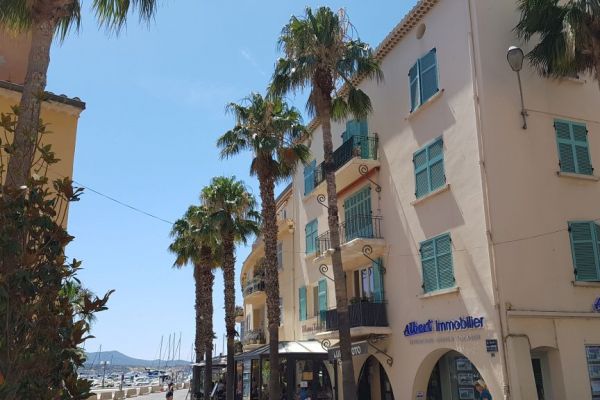 20190713-sanary-sur-mer-41C4D3AD5D-7CD3-FBED-6A30-43DFD4B64340.jpg